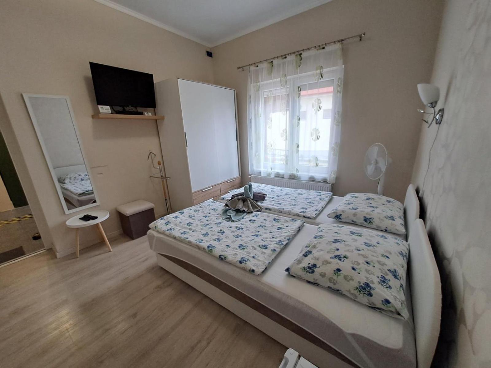 Bed and Breakfast Berta Panzio Хайдусобосло Номер фото